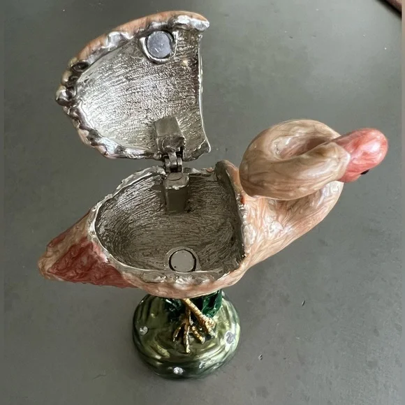 Jeweled flamingo trinket box/figurine - Picture 8 of 15